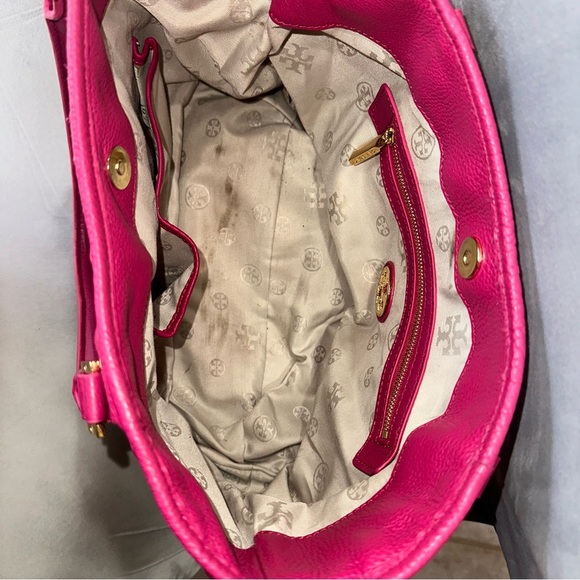 Tory Burch Amanda Magenta Pink Pebbled Leather Hobo Shoulder Bag w/Tassel Charm - Picture 12 of 16